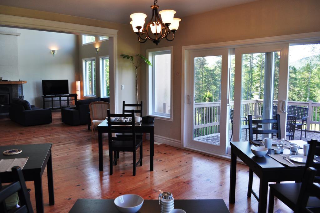 La Taniere De L'Ours Hotel Saint-Donat-de-Montcalm Room photo