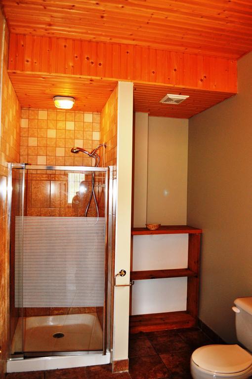 La Taniere De L'Ours Hotel Saint-Donat-de-Montcalm Room photo