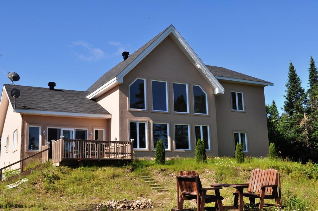 La Taniere De L'Ours Hotel Saint-Donat-de-Montcalm Exterior photo