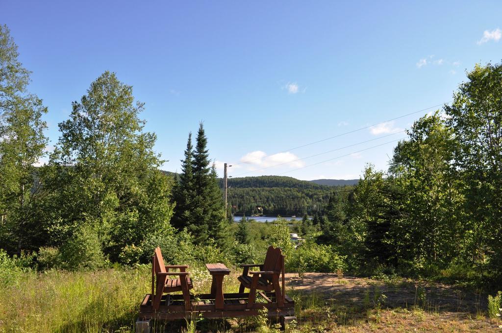 La Taniere De L'Ours Hotel Saint-Donat-de-Montcalm Exterior photo